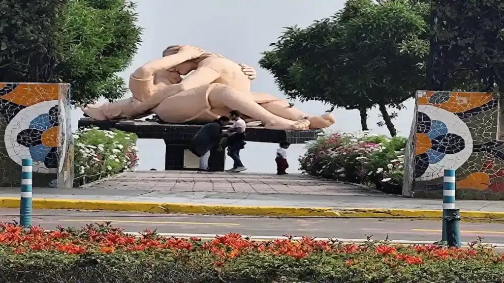 Kennedy Park Lima, art sculpture