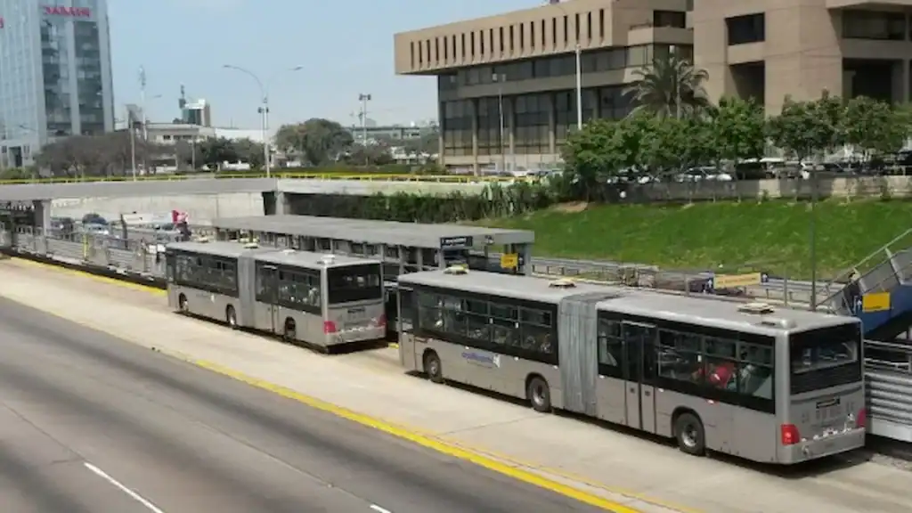 Kennedy Park Lima, bus Lima Miraflores station