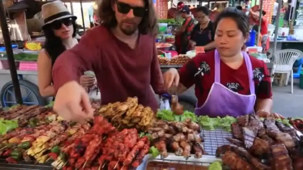 street food vendor in Koh Phangan market