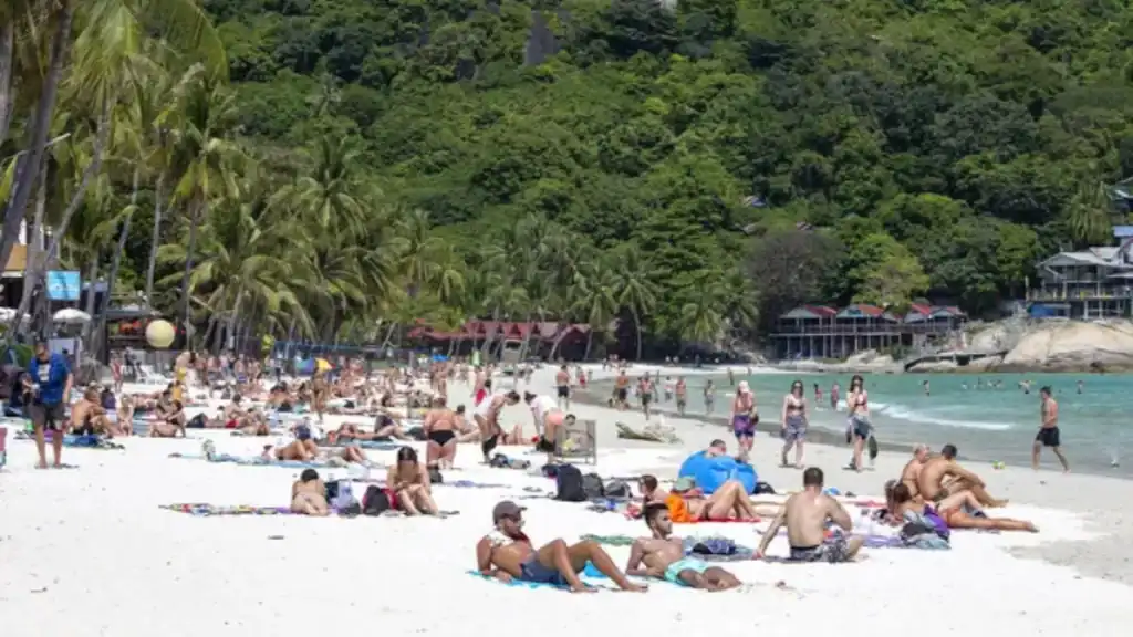 summer on the beach in best time to visit Koh Phangan