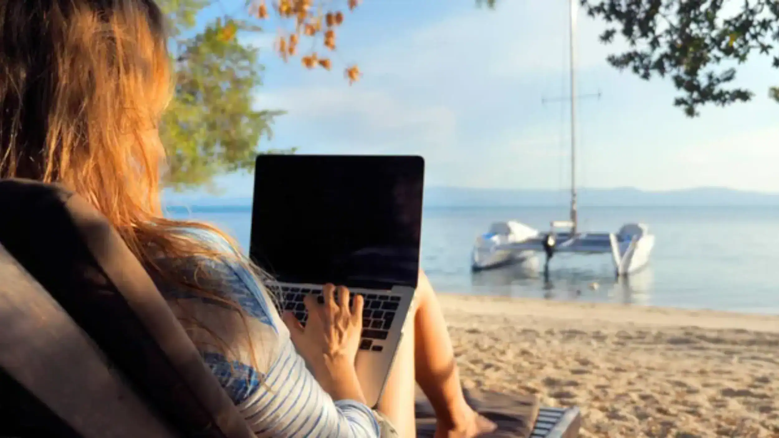 working from the beach in Koh Phangan for Digital Nomads