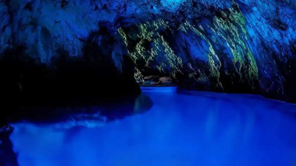 Is Vis island worth it to visit the Blue Cave grotto