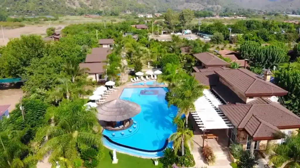 Çıralı Hera Hotel with large pool and tropical gardens