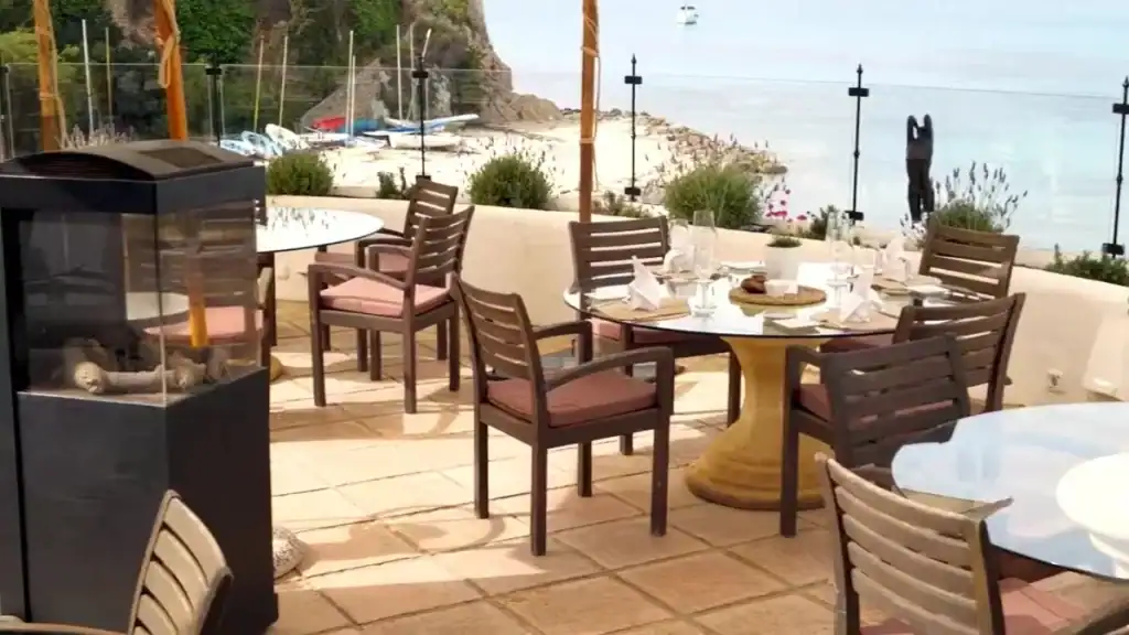 Moraira restaurants worth visiting include Le Dauphin with stunning sea views.