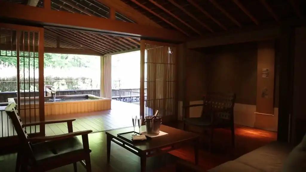 Kinosaki Budget Ryokans - Nishimuraya Shogetsutei room with private outdoor bath and garden view