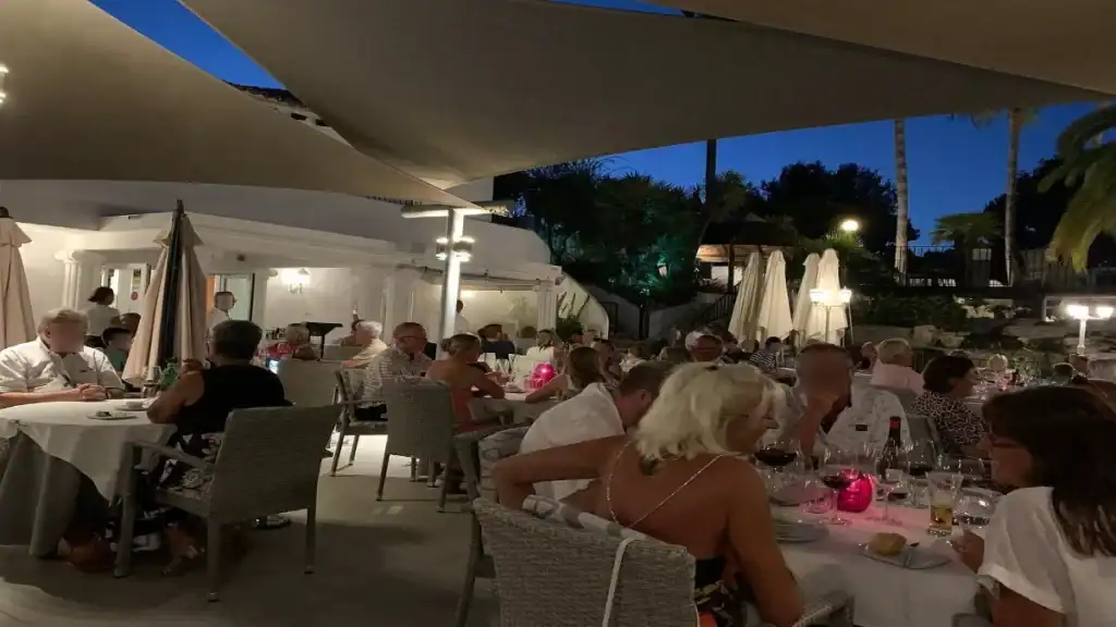 Moraira restaurants worth visiting like Casa Toni offer elegant evening dining experiences.