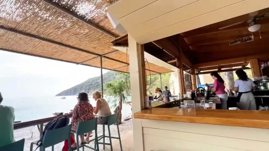 Beachfront cafe with sea views