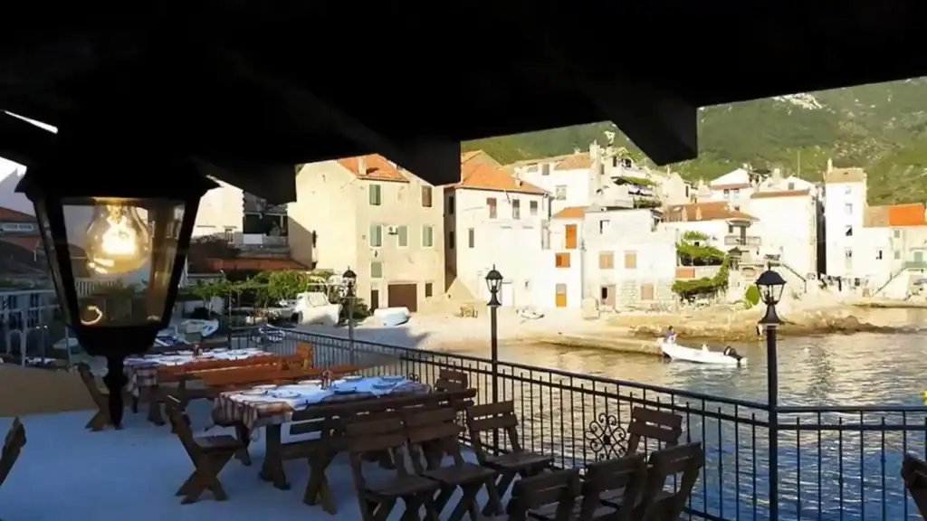Is Vis island worth it for waterfront dining with harbour views